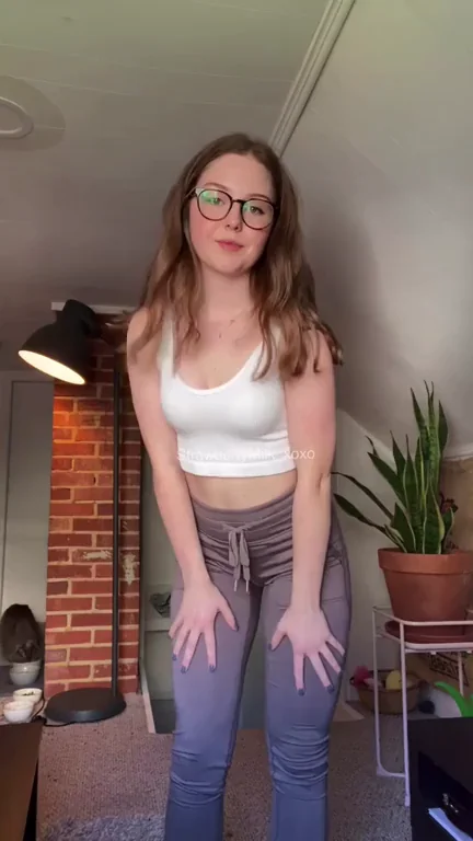 Tiny AA Cups Cutie Brightens Your Monday 😍🔥