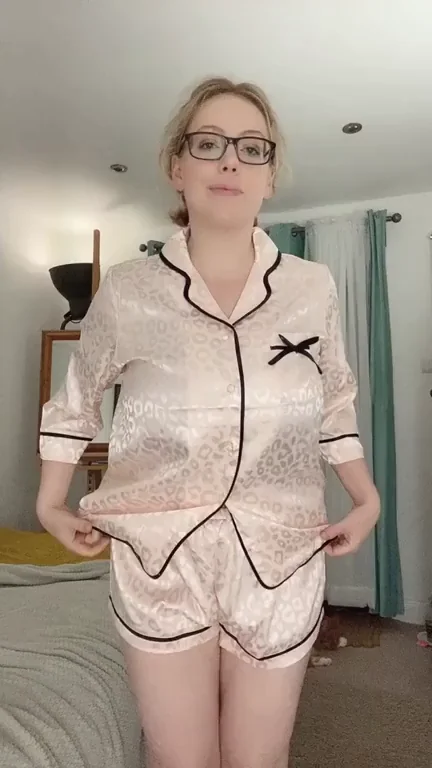 Do You Love This !! ( Her Free Album In Comments )