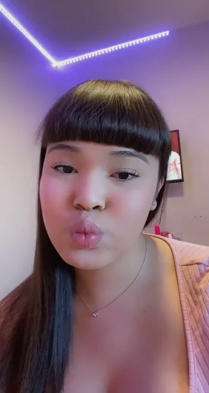 Wanna Get Trapped by This Sexy Trans Hottie? 😈💦