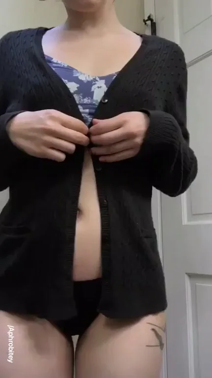 Can I Shake My Juicy Ass on Your Face? 🍑😈