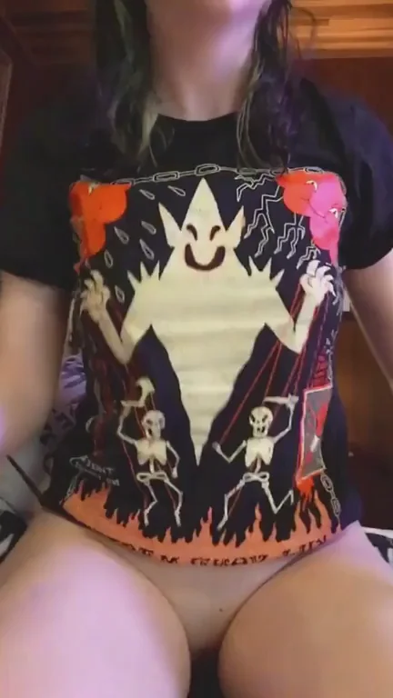 Hope you enjoy this lil goth drop ?