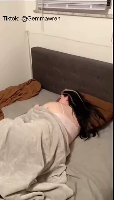 Petition for Real 18+ TikTok: @gemmaarsen Teases Ass & Tits 🔥🍑