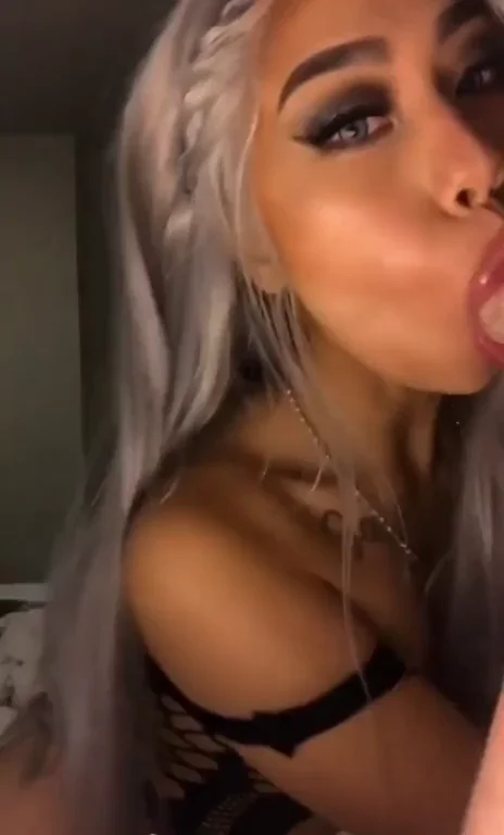 Khaleesi Craves Cock 💋👅🔥