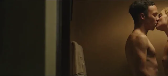 Margot Robbie has showed her perfect tits again in her new film "Dreamland"