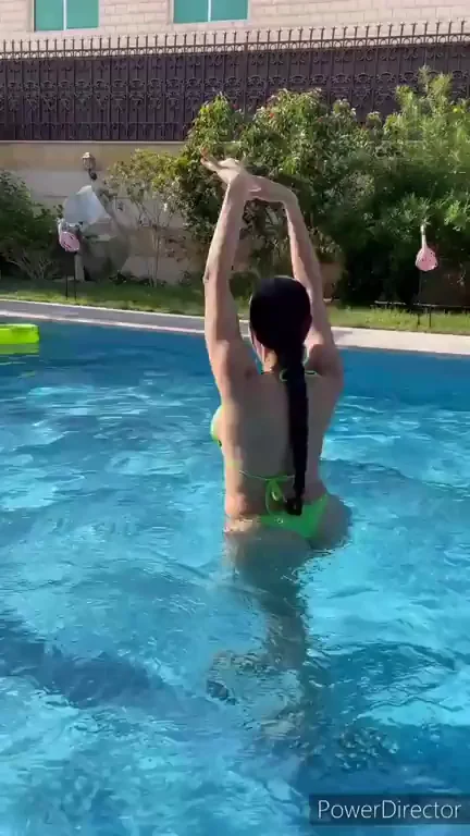 Sizzling Green Bikini Bombshell Teasing by the Pool 💚🔥