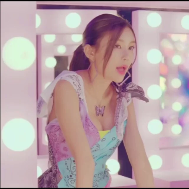Momoland - Hyebin (ft. Jooe)