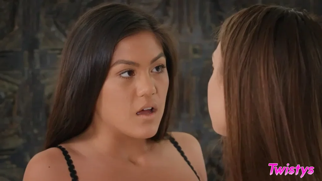 Gia Kissing Kendra