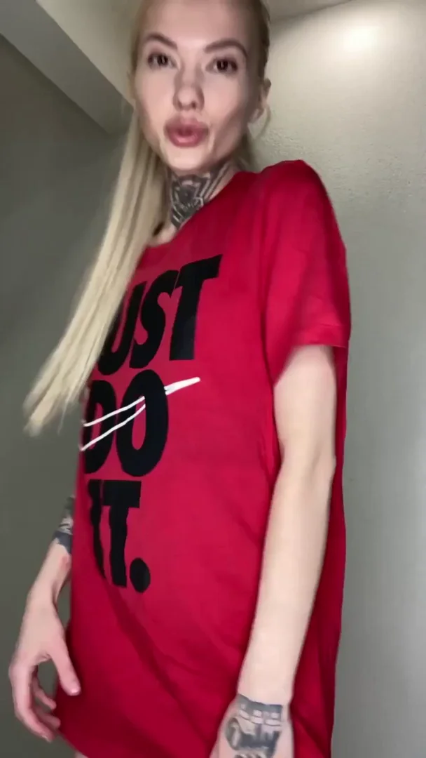 Am I Pretty? 😈 Busty Alt Babe Flashes Shaved Pussy & Perky Tits 🔥
