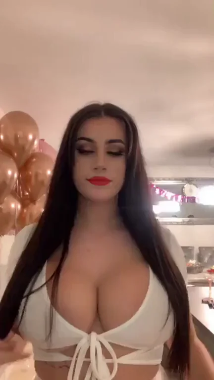 Irish bimbo