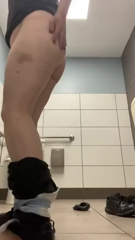 Making Dave's Special Sauce in the Work Pee Hole 💦🍑 [F]