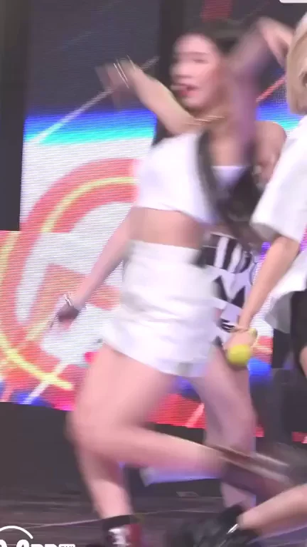 (G)I-dle - Soojin (Miyeon in comments)