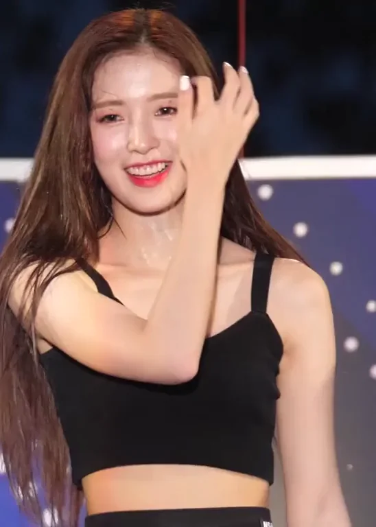Oh My Girl - Sweaty Arin