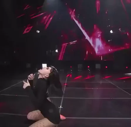 Dreamcatcher - Siyeon gone Wild in Paradise Lost Cover