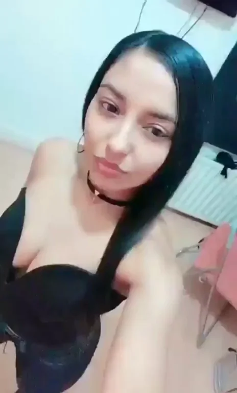 [IG] My friends perky boobs