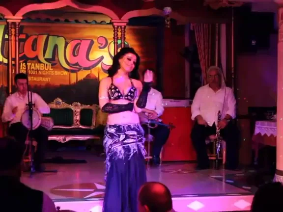 🔥 Sultry Belly Dancer Shakes Her Thick Ass in Skimpy Costume 😈