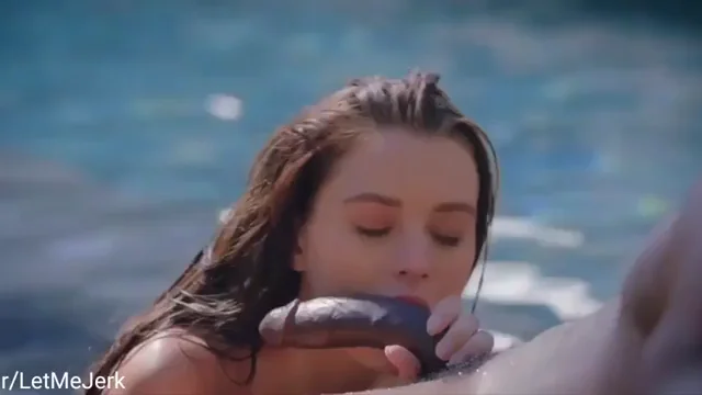 Lana Rhoades & Leah Gotti Poolside Cock Worship 💦🍆👯‍♀️