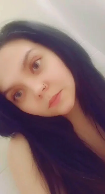 I don't feel too confident without makeup. >_<