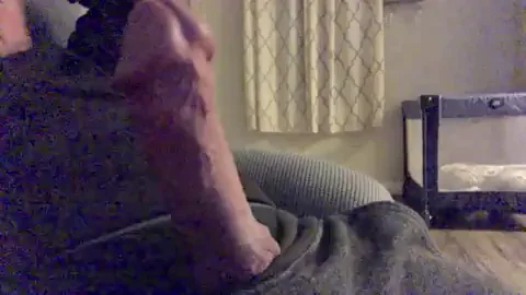 Shaking my big fat cock hands free ??