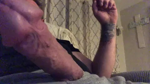 Watch my massive cock get HUGE ??
