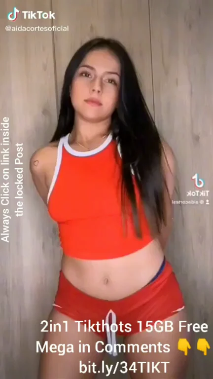 🔥 TikTok Slut Gripping Massive Dildo Tease 😈🍆