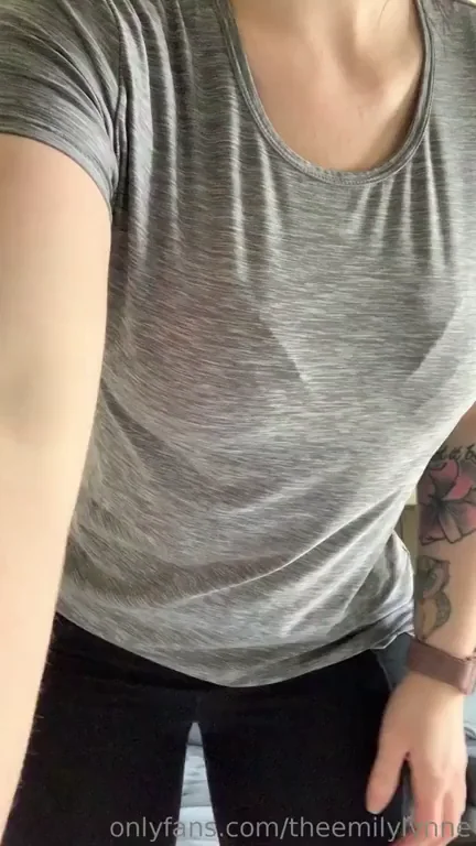take here folder ( vid & pic ) for a limited time in the comments