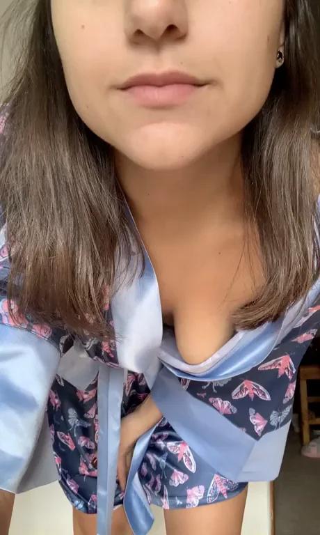 Back for More: Spreading My Juicy Ass Cheeks Wide 😈🍑