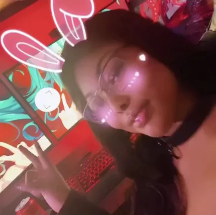 wanna play with me while we play games????(??´)?