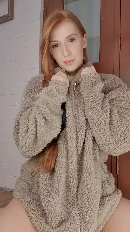 Cuddly Redhead Tease to Wide-Open Fuckable Slut in 30s 🔥😈
