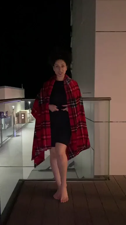 got my tits out at the outdoor hotel lobby