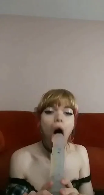 ughh i need dick so baddd??(5'4)