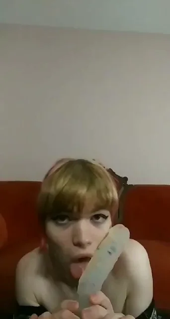 Eye-Fucking Tease with My Wet Tongue 😍👅💦