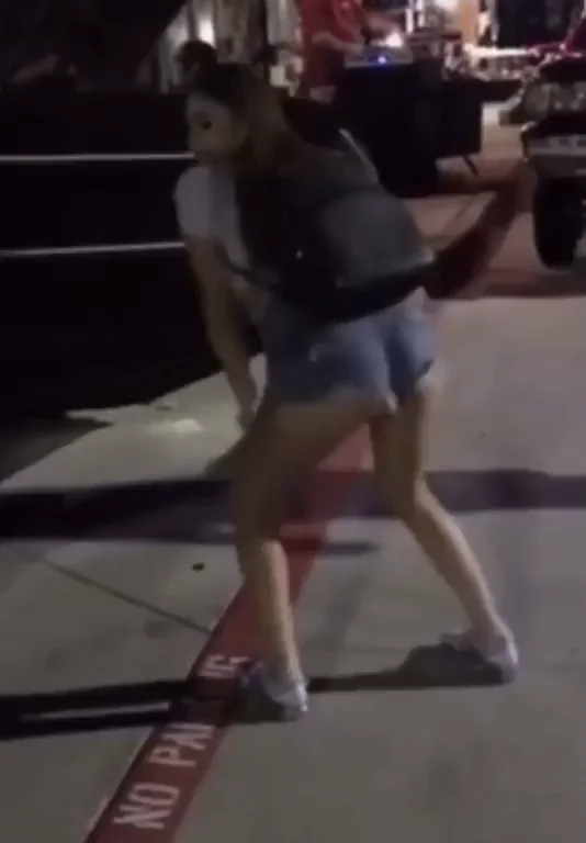 Best friend twerking out in public ?