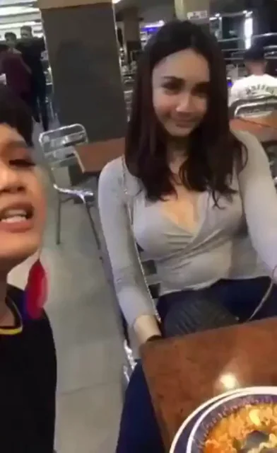 Public Titty Drop Feast 😍🍈🍈