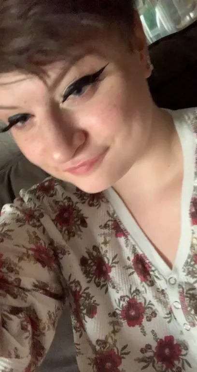 🔥 Short-Haired Slut's Naughty Tease 😏💋