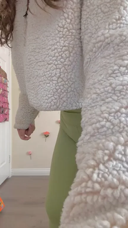 unintentional camel toe ? my pussy is too fat