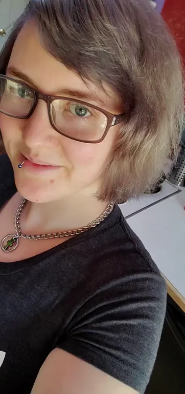 Cute Goth Babe's Horny GFE Sexting Tease 😈🖤