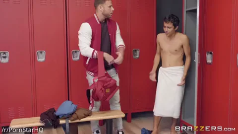 Nerdy Dude Pounds Hot Locker Room Slut 🏋️‍♂️🍑💦