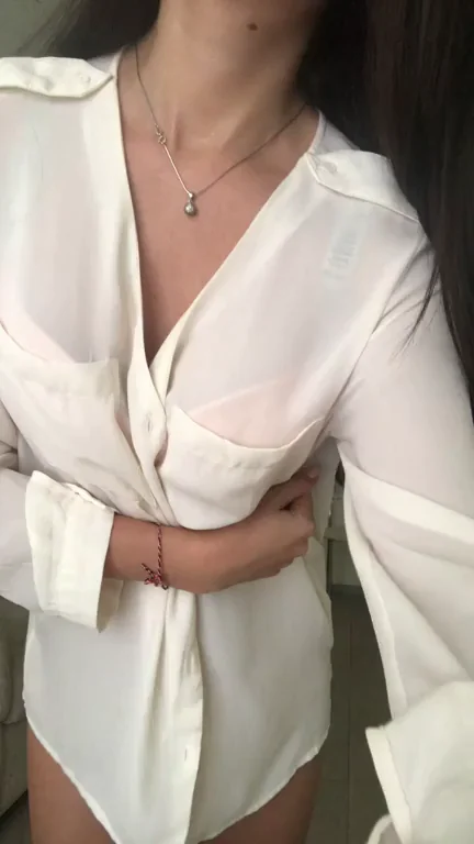 I finally built up the courage to show my skinny body… would you still fuck me?