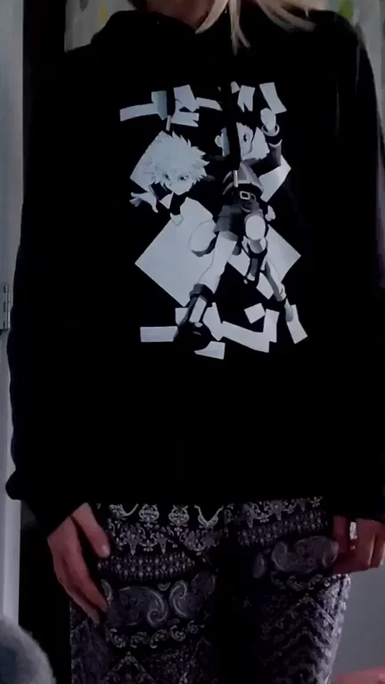On/Off Tease: Big Booty Slut Drops Hoodie & Pants 🍑💦