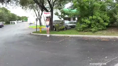 Vote for This Jiggly Ass Fuck 🍑💦