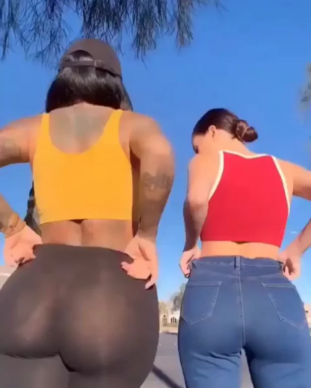 🍑 Outdoor Ass Tease: Stripping Thongs & Jeans Walk 💦