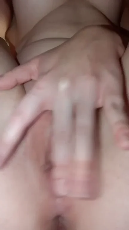 Woke Up Dripping Horny & Fingering My Wet Pussy to Squirt 😩💦