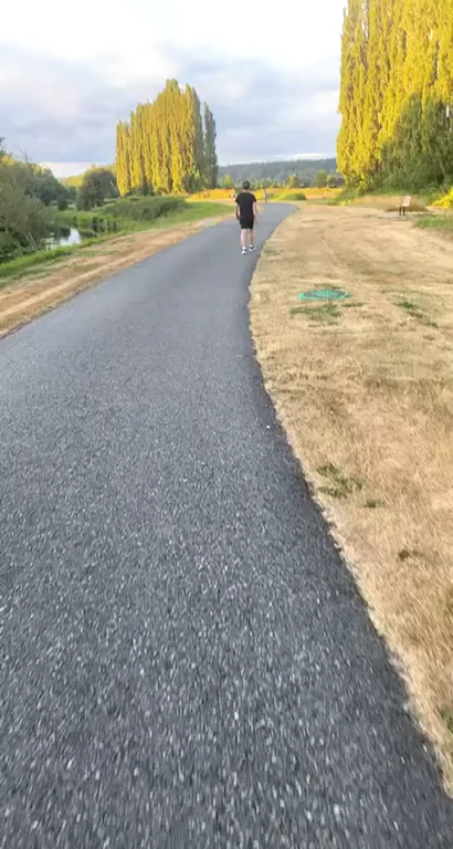Trail Tease: Catch My Juicy Pussy Flash? 😈🌳💦
