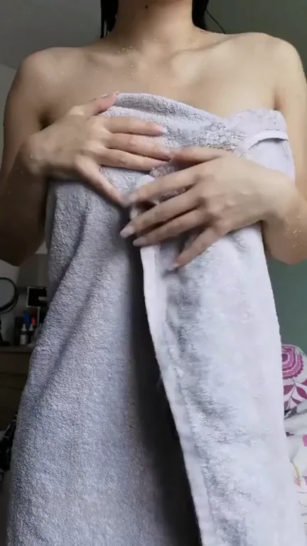 Fresh out of the shower - come and help me dry off! [OC]