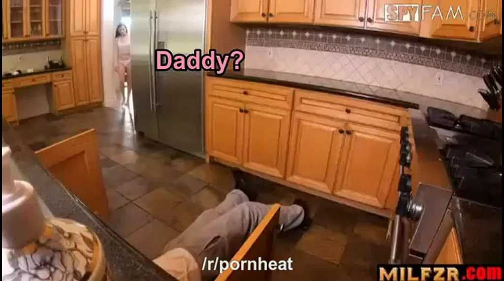 Savannah Sixx Fucks Stuck Daddy 🍆🔥