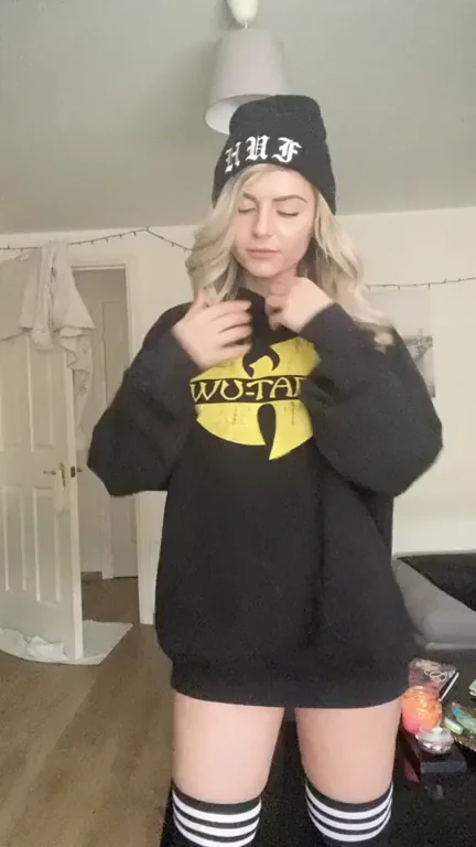Blonde Slut's Wu-Tang Titty Tease Reveal