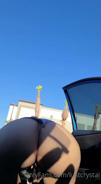 ?Big and delicious ass using dildo in public area?FREE CONTENT ?? https://file-link.net/161228/10cr