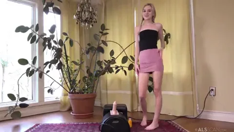 Chanel Shortcake Packs A Deceptively Creamy, Stretchy Pussy For Such A Tight Body & Ain't Afraid To Milk It Good For ALSScan @ 28sec