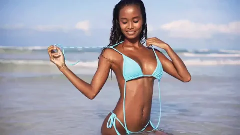 Dark Angel Putri Cinta's Slutty Beach Tease