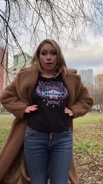 Do I Look Hot? 🔥 Outdoor Tease with Perky Tits Out 😈